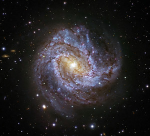 m83,barred spiral galaxy,hydra constellation