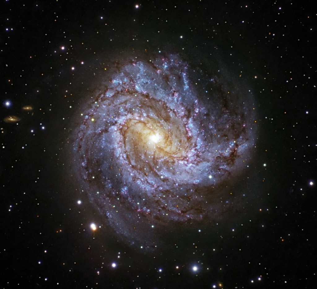 m83,barred spiral galaxy,hydra constellation