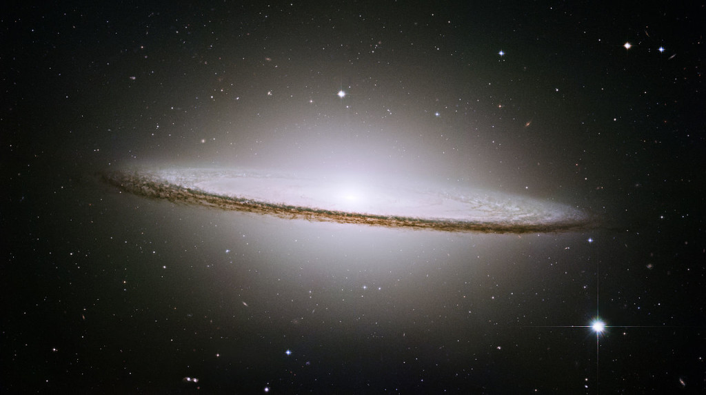 sombrero galaxy,messier 104,m104,ngc 4594