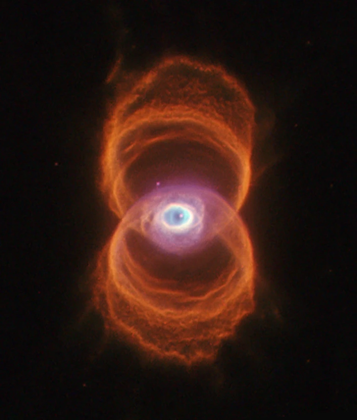etched hourglass nebula,mycn 18
