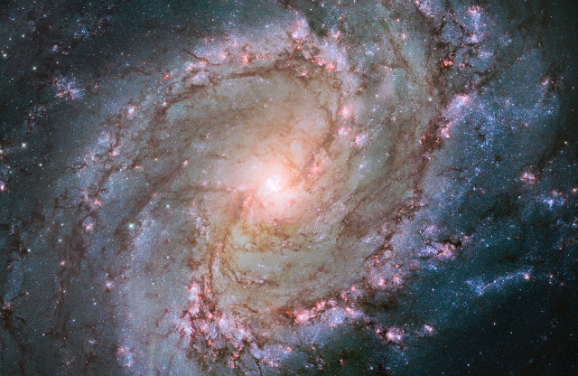 m83,southern pinwheel galaxy