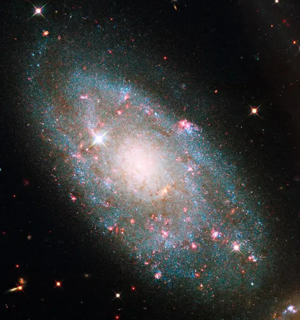 ngc 7320,stephan's quintet foreground galaxy