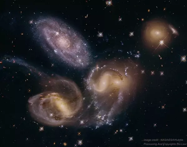hcg 92,stephan's quintet hubble,stephan's quintet galaxies