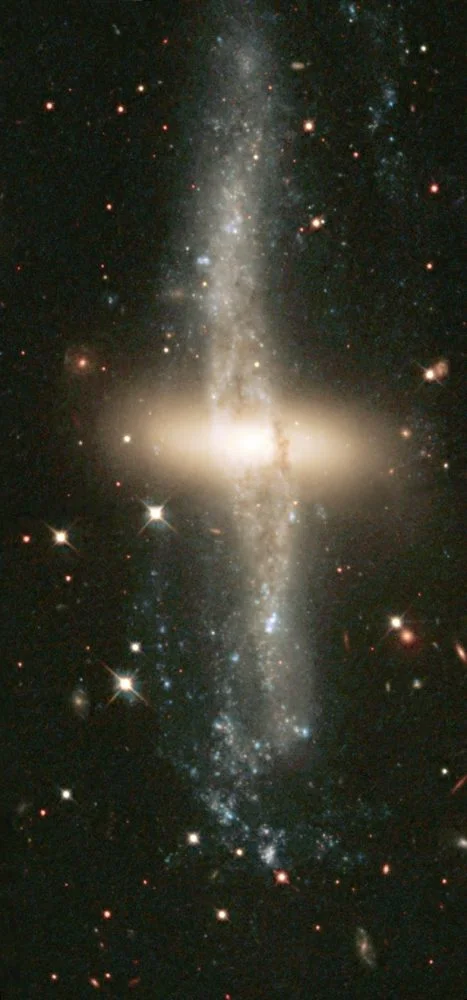 polar-ring galaxy in centaurus