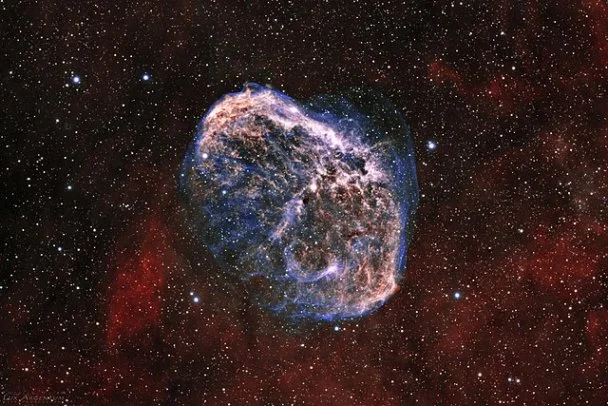 Crescent Nebula,NGC 6888