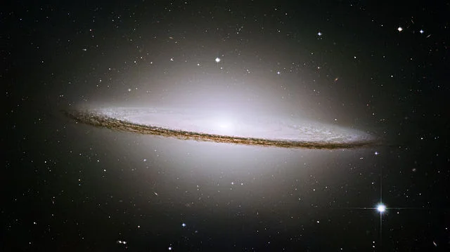 sombrero galaxy,messier 104,m104,m104 galaxy