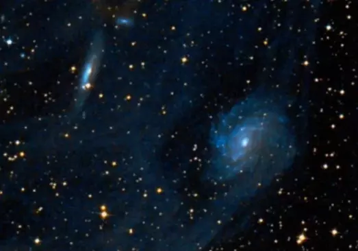 galaxies in apus