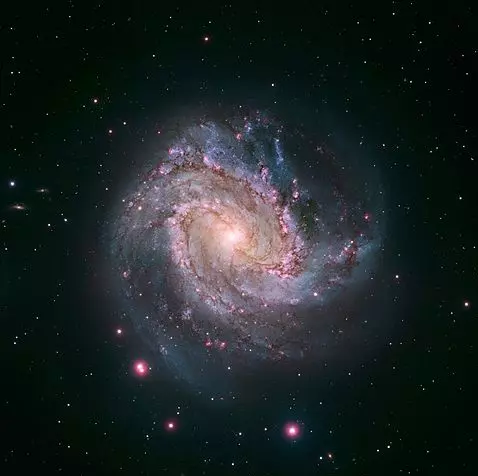 m83,m83 galaxy,southern pinwheel galaxy