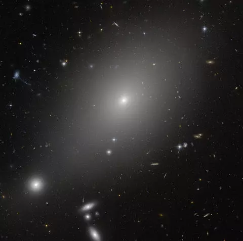 elliptical galaxy in columba