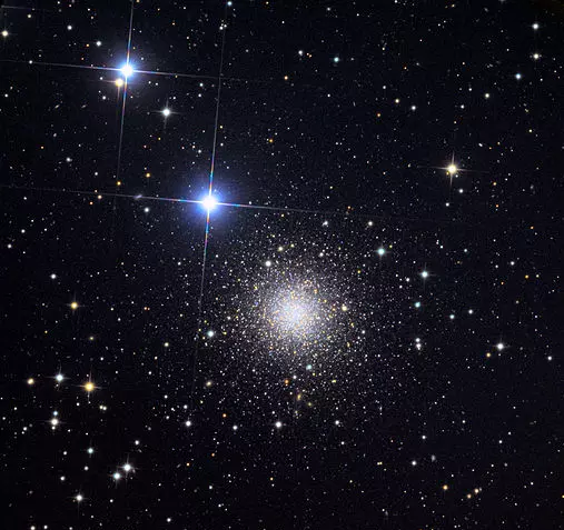 Intergalactic Wanderer,NGC 2419,globular cluster in lynx constellation