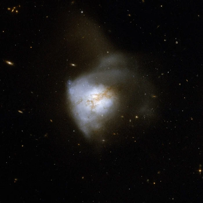arp 220 hubble