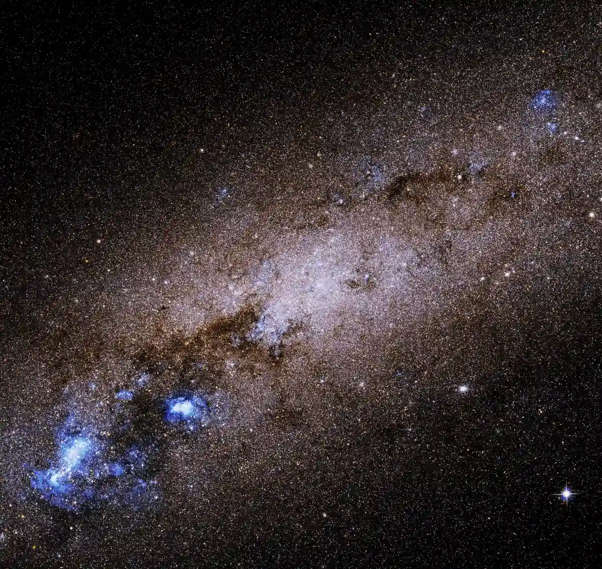 string of pearls galaxy hubble