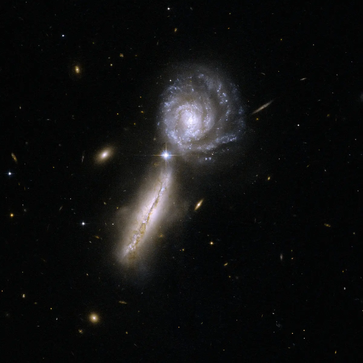 arp 302,exclamation point galaxy,arp 302 hubble,exclamation point galaxy hubble
